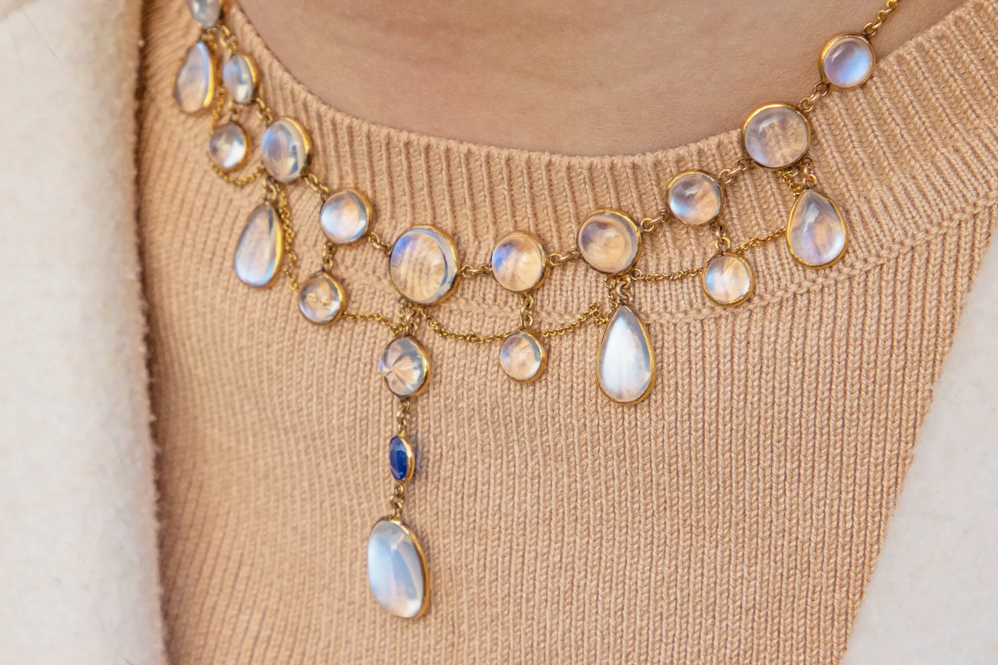 13.5" Victorian 18ct Gold Carved Ceylon Moonstone & Natural Sapphire Fringe Necklace