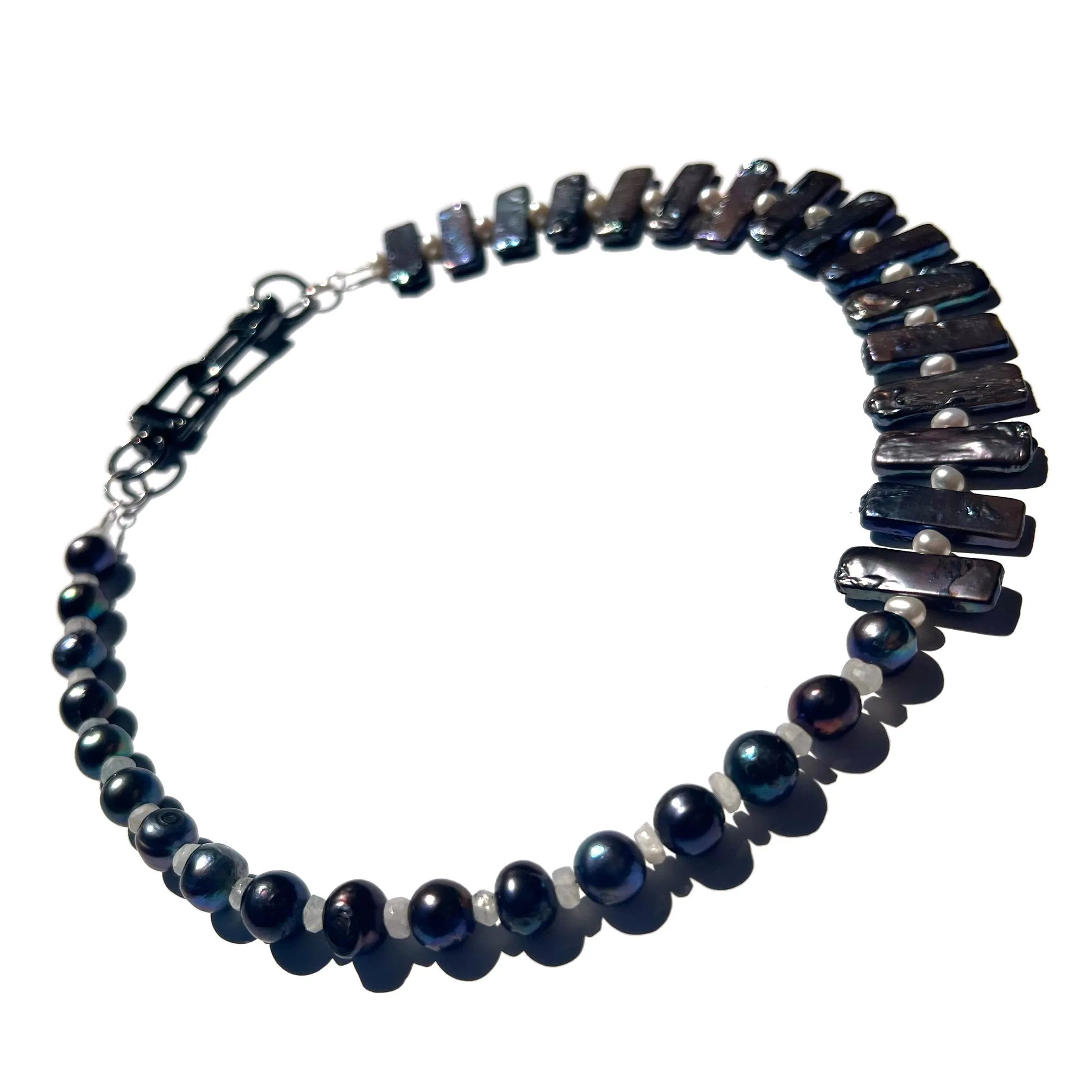 MPR x IMAGINARIUM: Pearl Mismatch Necklace in Peacock with White Pearl  Moonstone Necklace